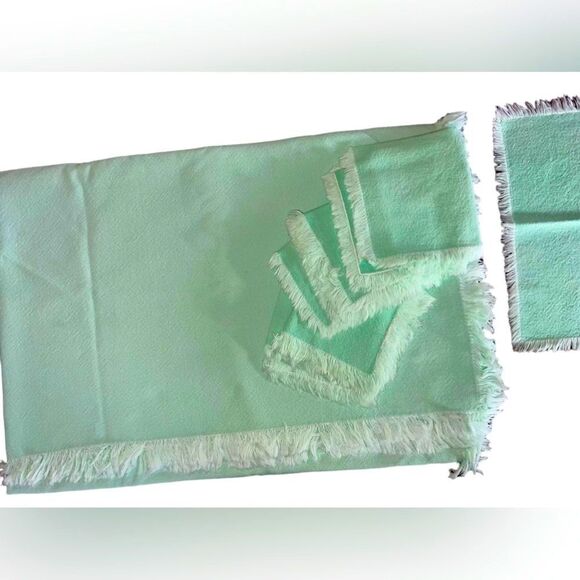 Pastel Green Cotton Rectangle Table cloth And Set Of 8 Napkins NWOT vintage - Picture 5 of 5